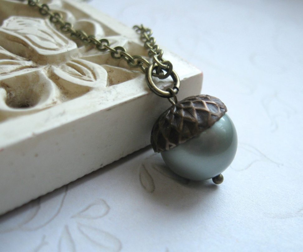Acorn necklace, light green, nature inspired
